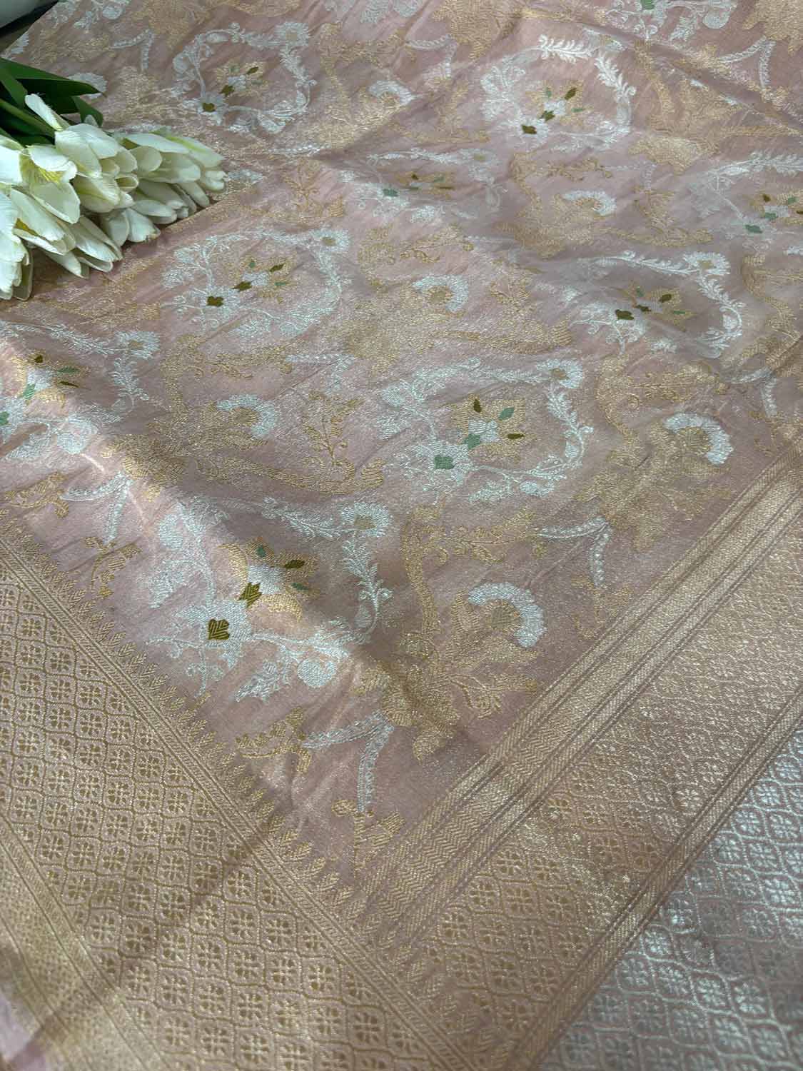 Pink Banarasi Handloom Meenakari Pure Tissue Silk Jangla Kadwa Weaved Flower Design Saree - Luxurion World