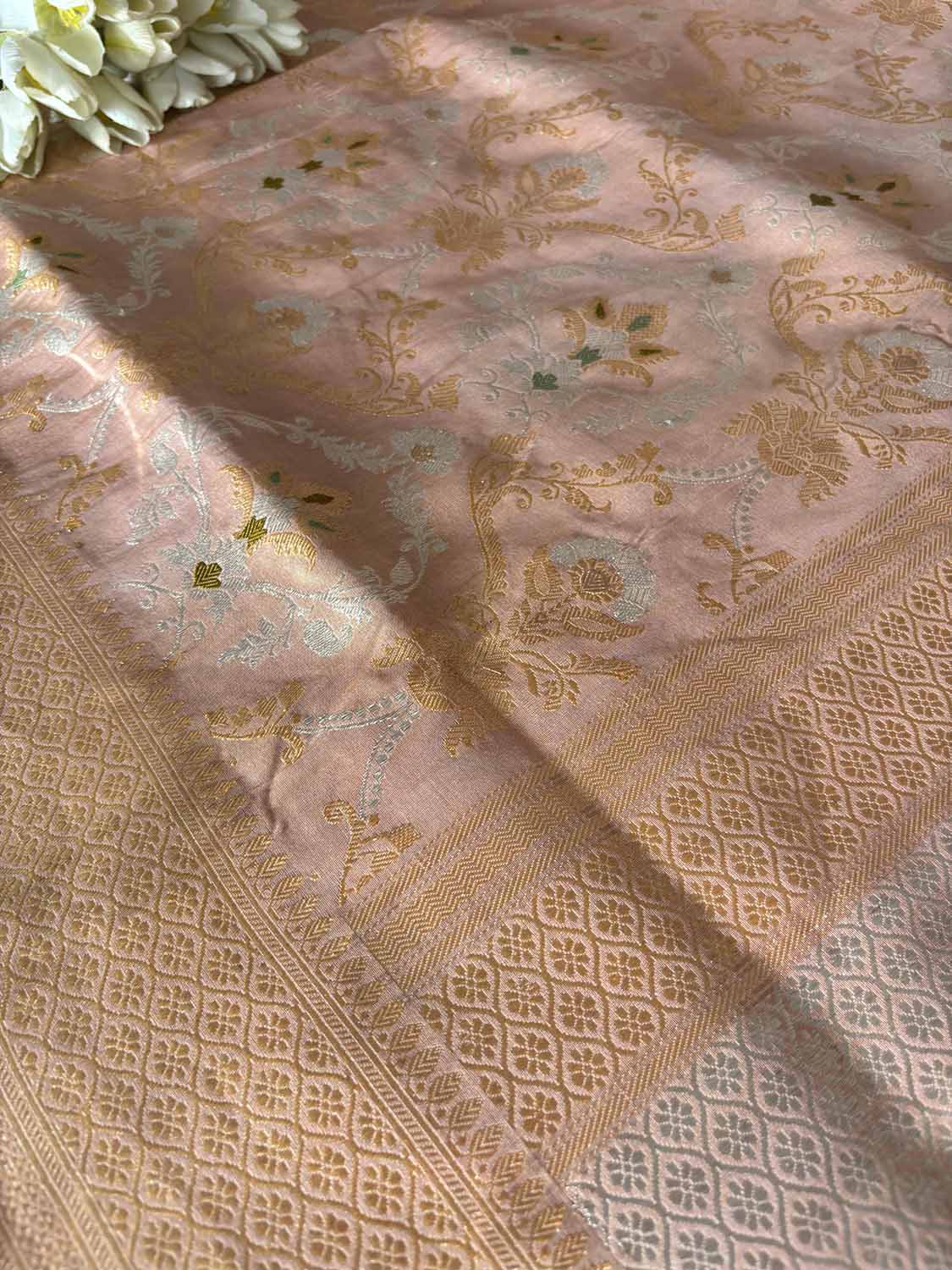 Pink Banarasi Handloom Meenakari Pure Tissue Silk Jangla Kadwa Weaved Flower Design Saree - Luxurion World