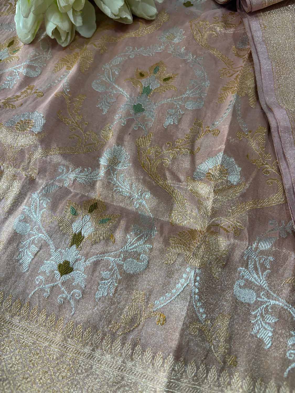 Pink Banarasi Handloom Meenakari Pure Tissue Silk Jangla Kadwa Weaved Flower Design Saree - Luxurion World