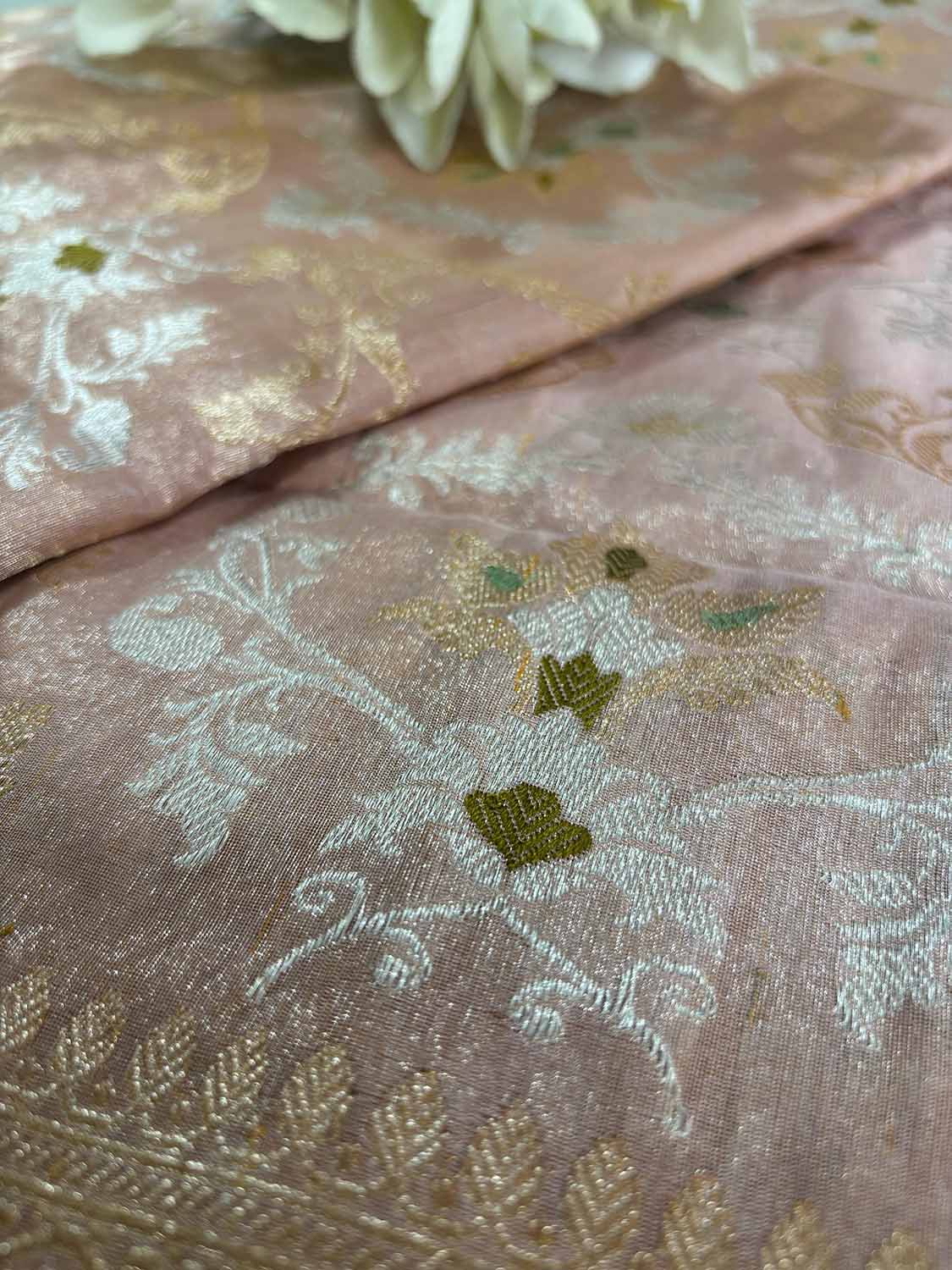 Pink Banarasi Handloom Meenakari Pure Tissue Silk Jangla Kadwa Weaved Flower Design Saree - Luxurion World