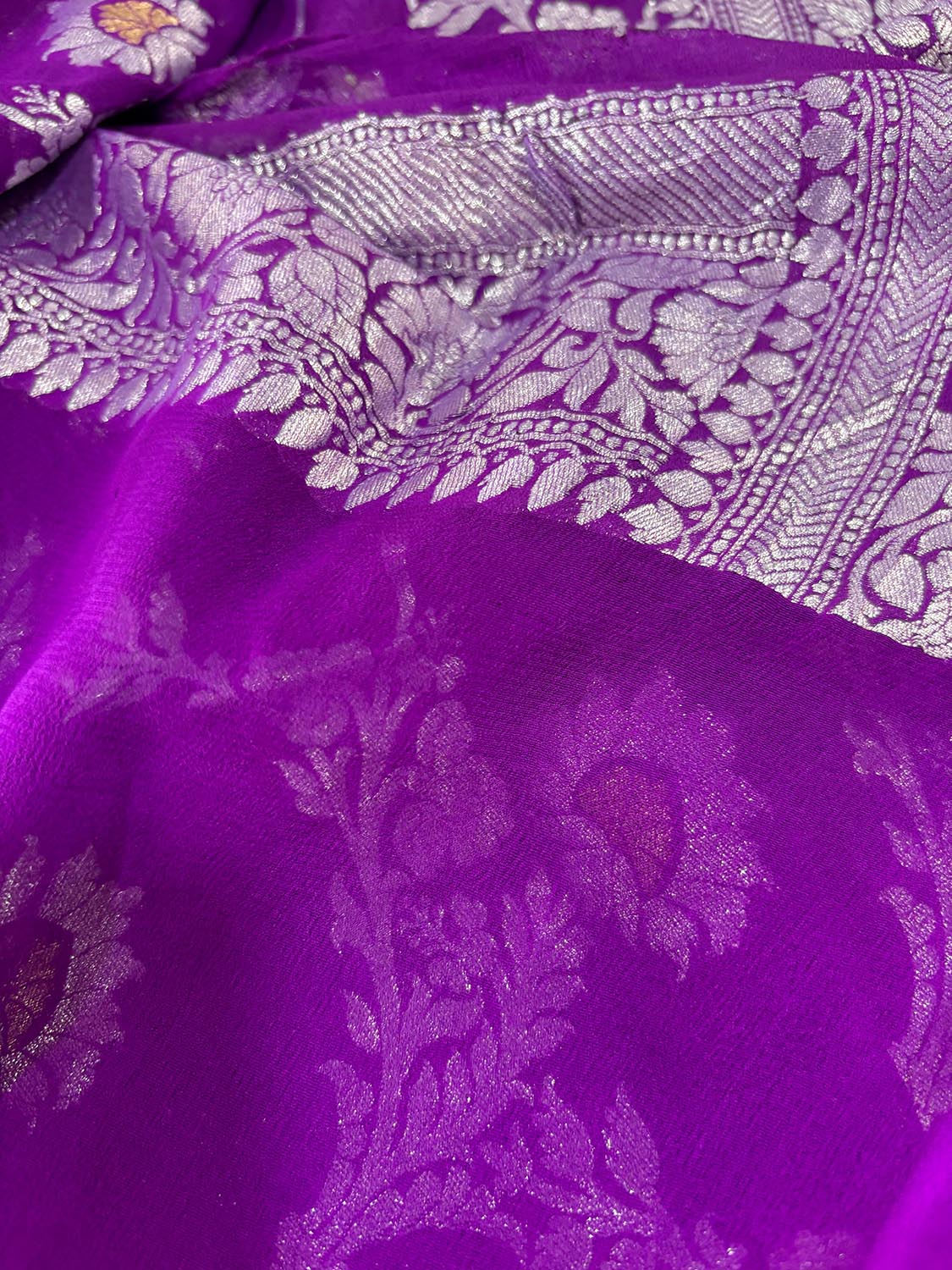 Elegant Purple Banarasi Handloom Pure Georgette Jaal Design Saree - Luxurion World