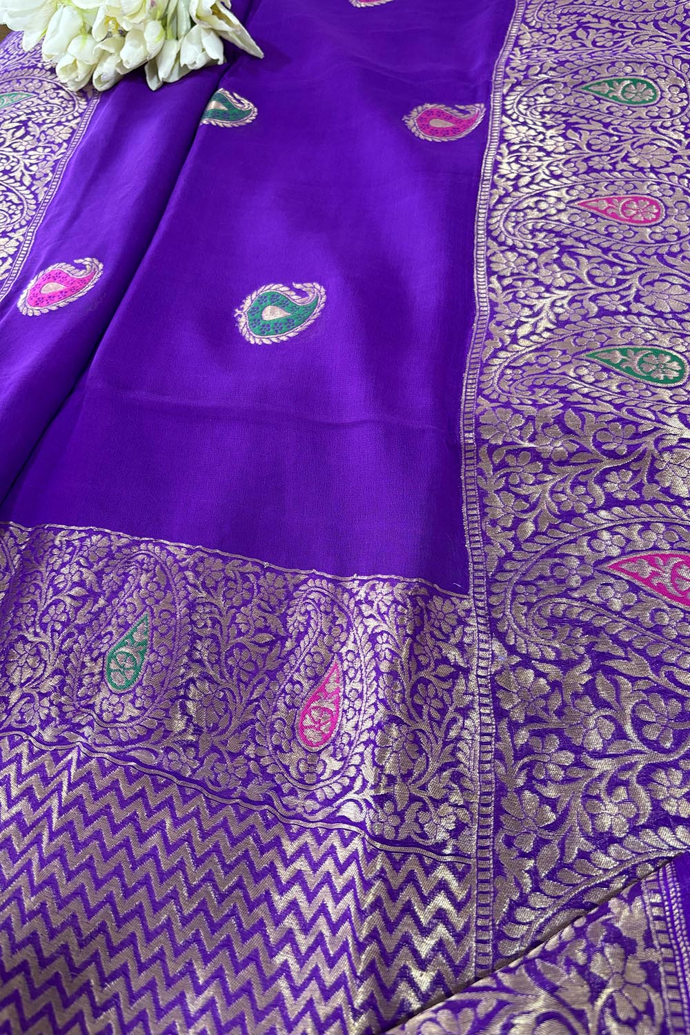 Elegant Purple Banarasi Handloom Pure Georgette Kadwa Meenakari Saree - Luxurion World