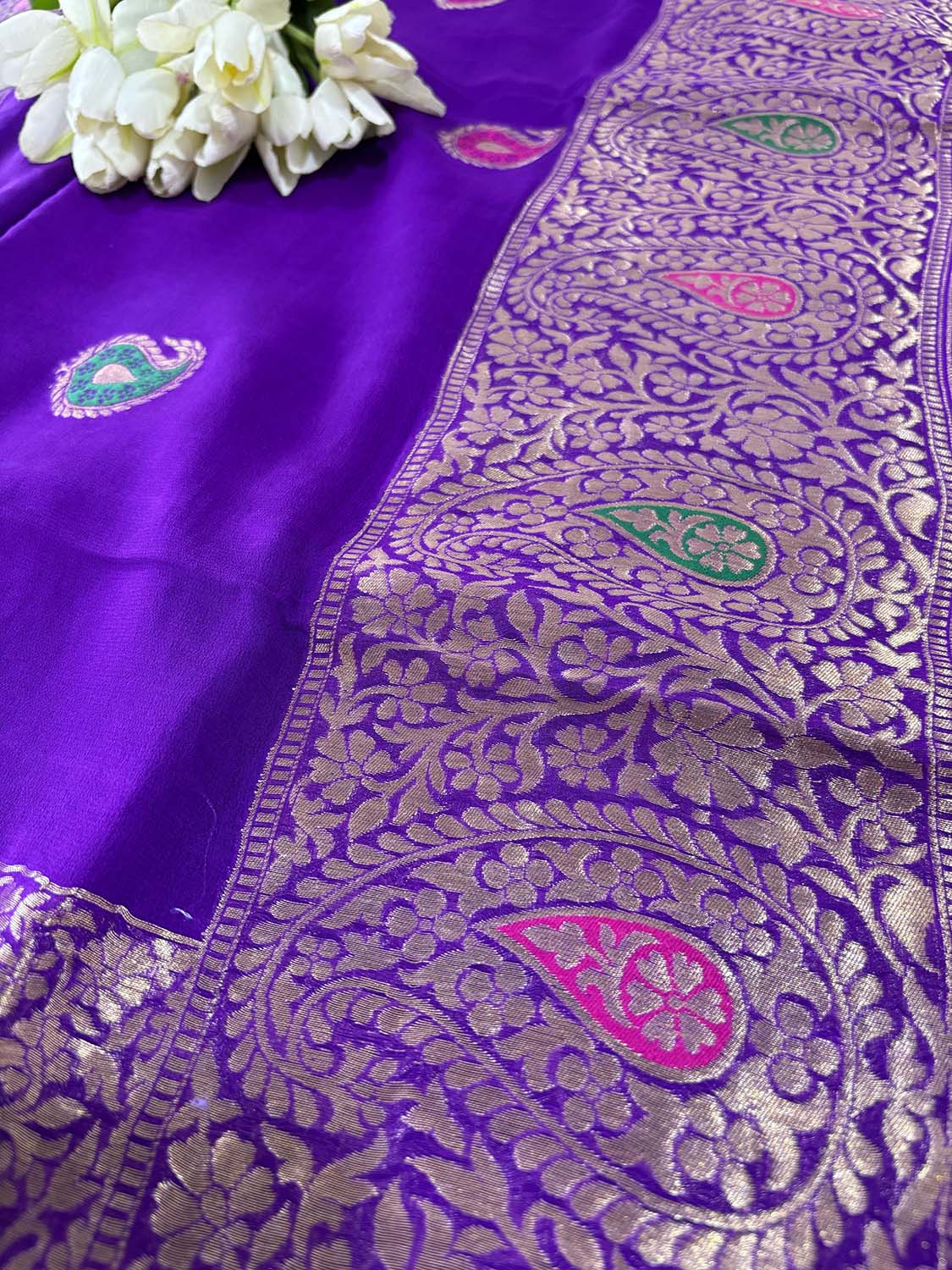 Elegant Purple Banarasi Handloom Pure Georgette Kadwa Meenakari Saree - Luxurion World