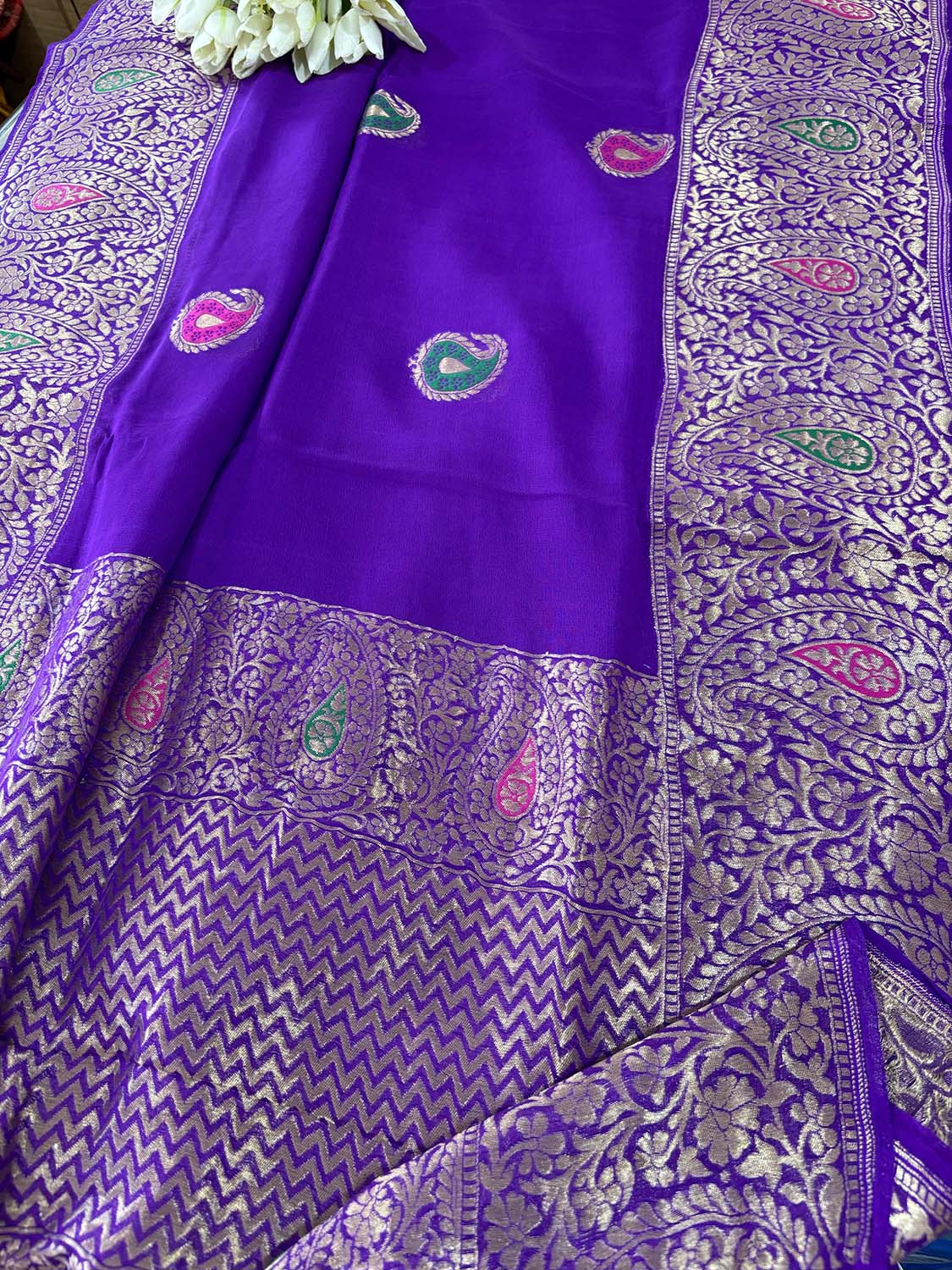 Elegant Purple Banarasi Handloom Pure Georgette Kadwa Meenakari Saree - Luxurion World