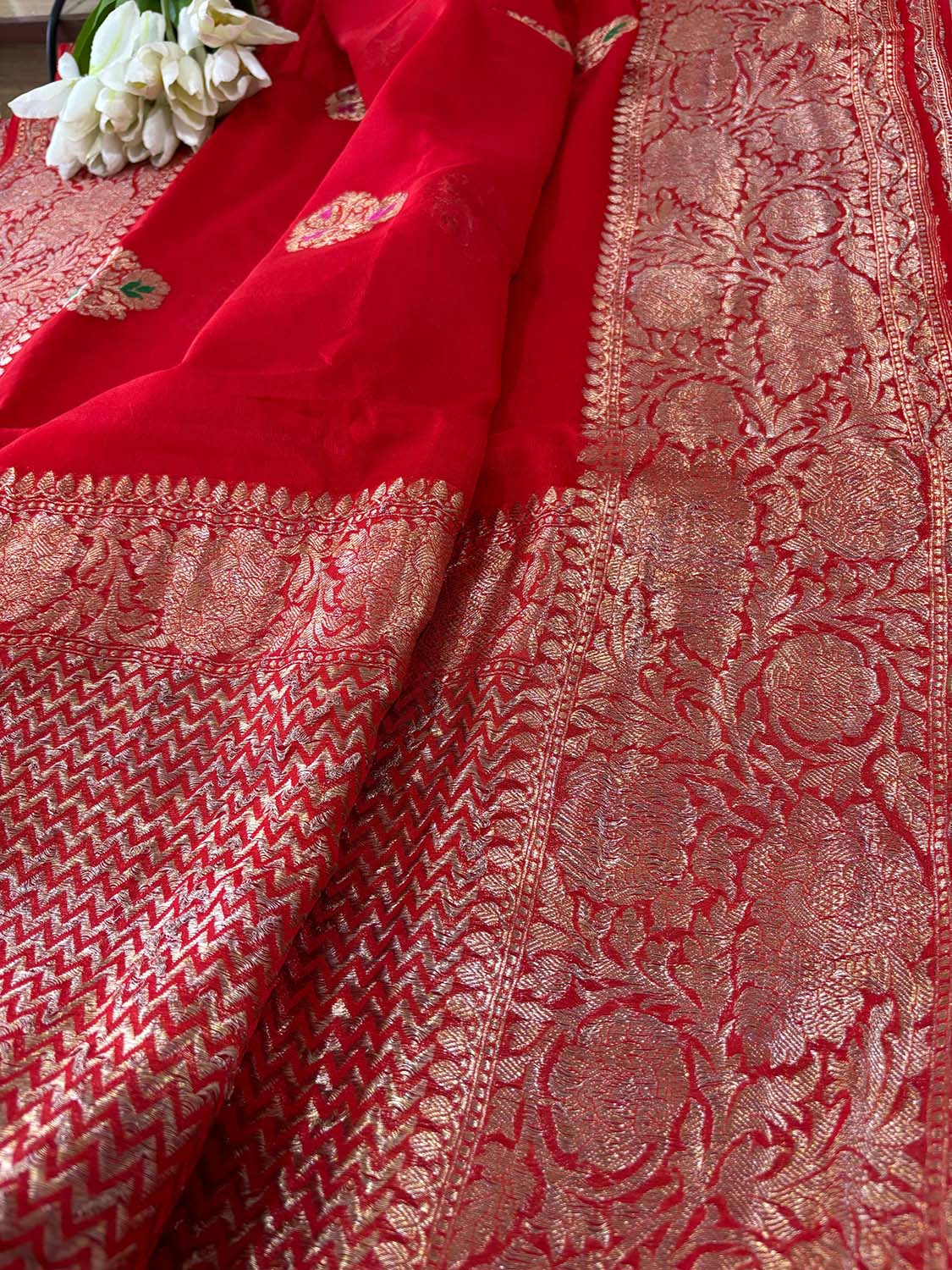 Red Banarasi Handloom Pure Georgette Kadwa Meenakari Flower Design Saree - Luxurion World