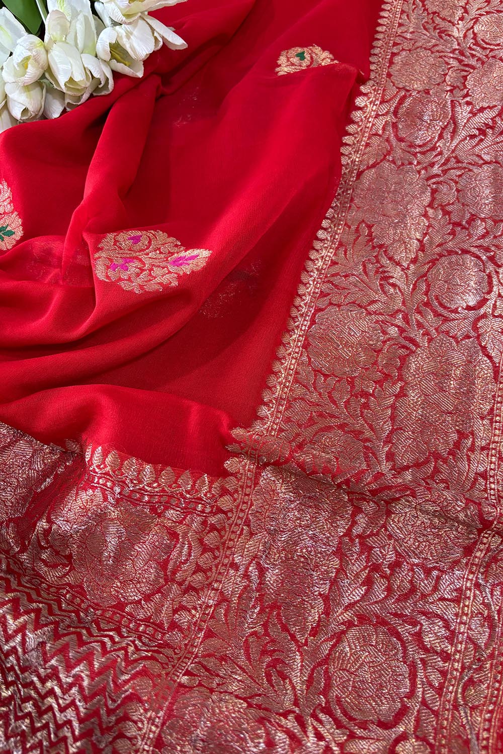 Red Banarasi Handloom Pure Georgette Kadwa Meenakari Flower Design Saree - Luxurion World