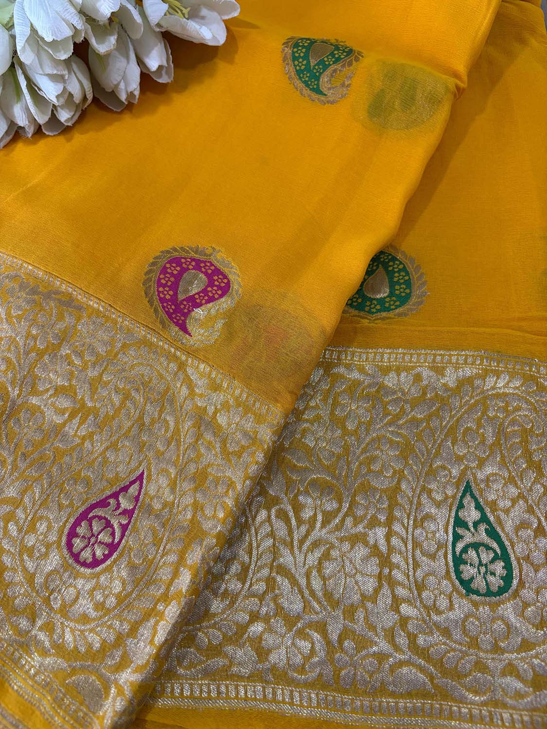Yellow Banarasi Handloom Pure Georgette Kadwa Meenakari Saree - Luxurion World