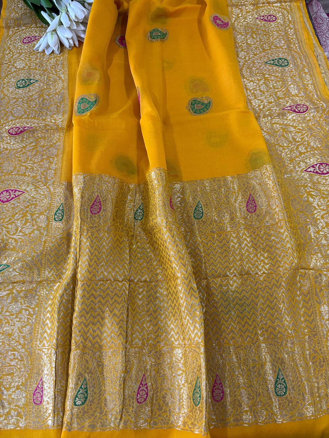Yellow Banarasi Handloom Pure Georgette Kadwa Meenakari Saree - Luxurion World