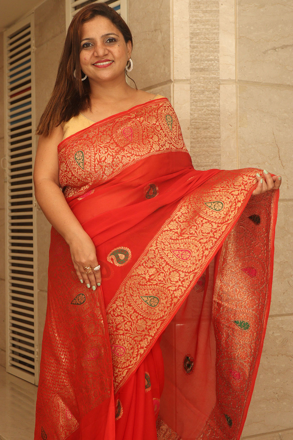 Red Banarasi Handloom Pure Georgette Kadwa Meenakari Paisley Design Saree - Luxurion World