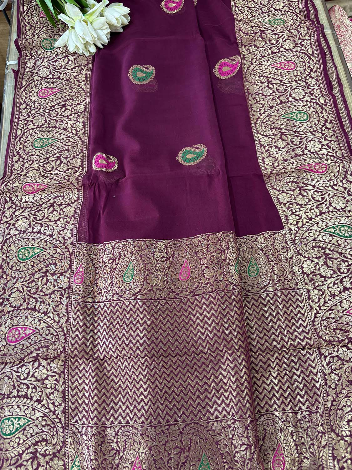 Elegant Maroon Banarasi Handloom Pure Georgette Kadwa Meenakari Paisley Design Saree - Luxurion World
