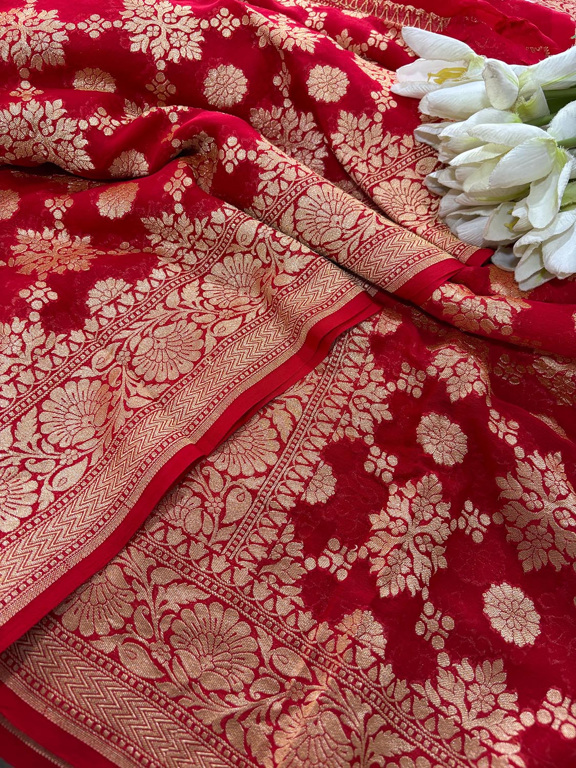 Red Banarasi Handloom Pure Georgette Resham Zari Saree - Luxurion World