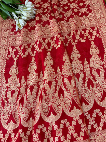 Red Banarasi Handloom Pure Georgette Resham Zari Saree - Luxurion World