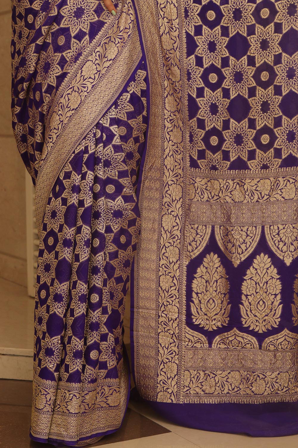 Blue Banarasi Handloom Pure Georgette Resham Zari Flower Design Saree - Luxurion World