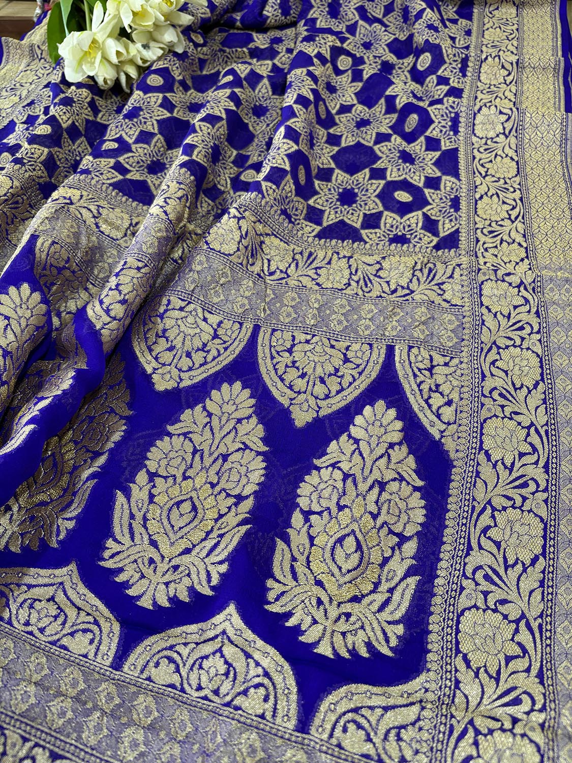 Blue Banarasi Handloom Pure Georgette Resham Zari Flower Design Saree - Luxurion World