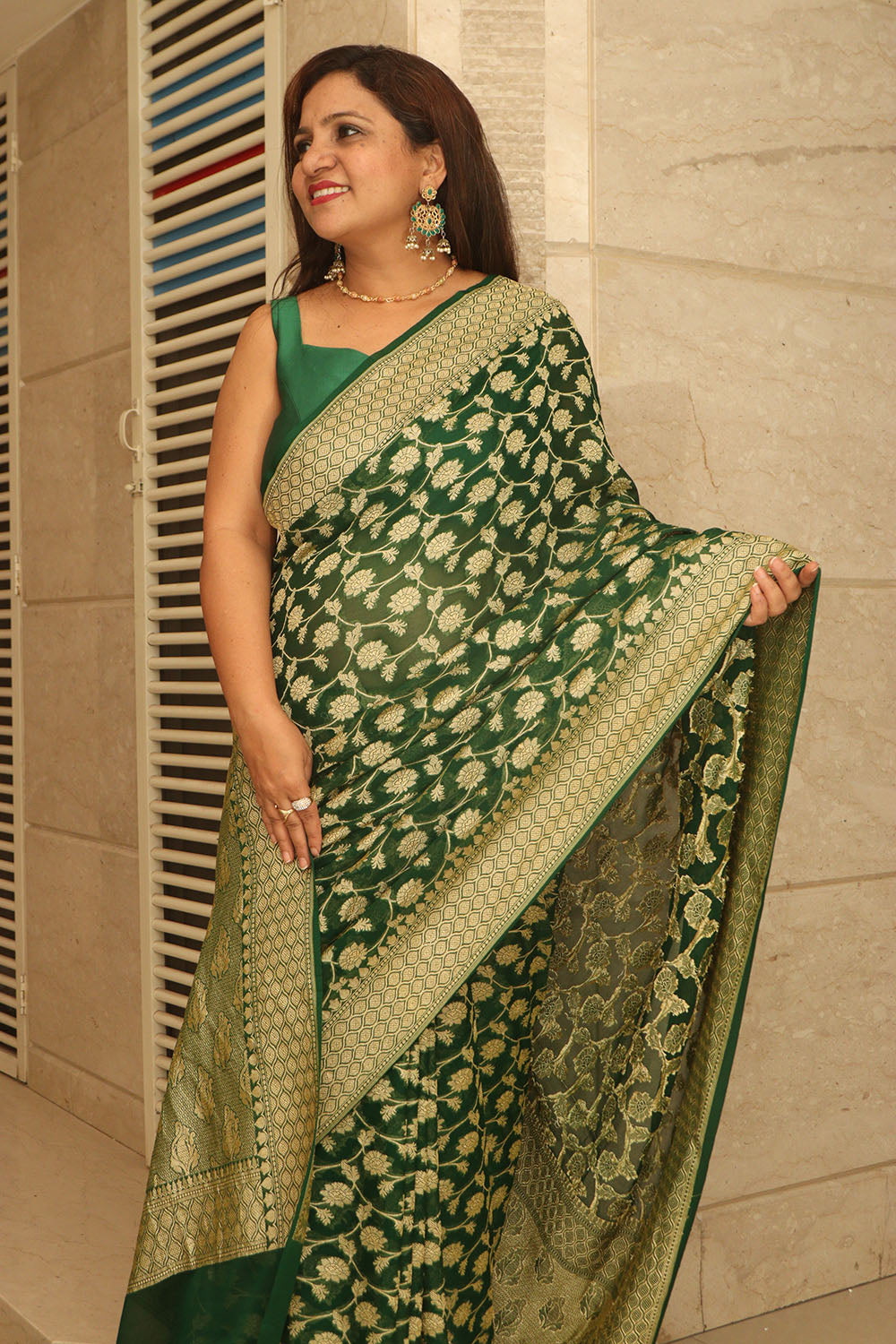 Green Banarasi Handloom Pure Georgette Resham Zari Saree - Luxurion World