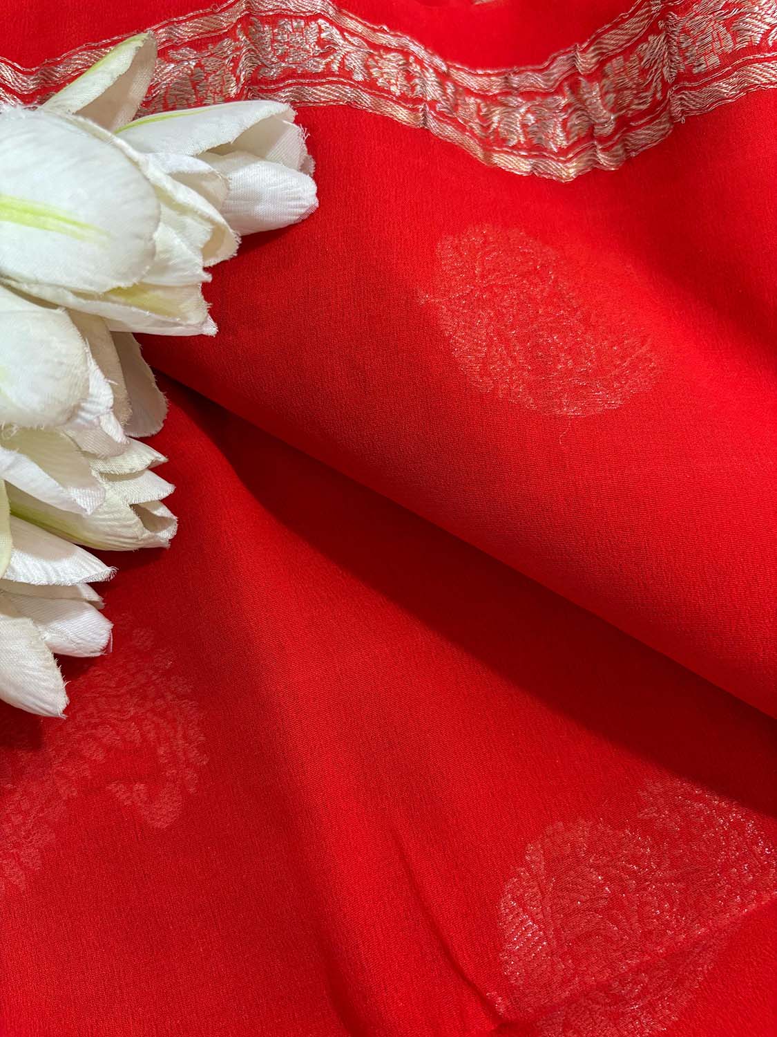 Elegant Red Banarasi Handloom Pure Georgette Kadwa Sona Roopa Skirt Border Saree - Luxurion World