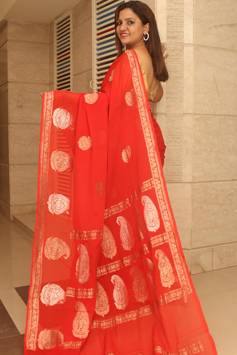 Elegant Red Banarasi Handloom Pure Georgette Kadwa Sona Roopa Skirt Border Saree - Luxurion World