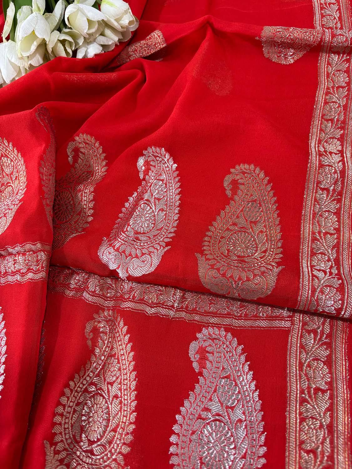 Elegant Red Banarasi Handloom Pure Georgette Kadwa Sona Roopa Skirt Border Saree - Luxurion World