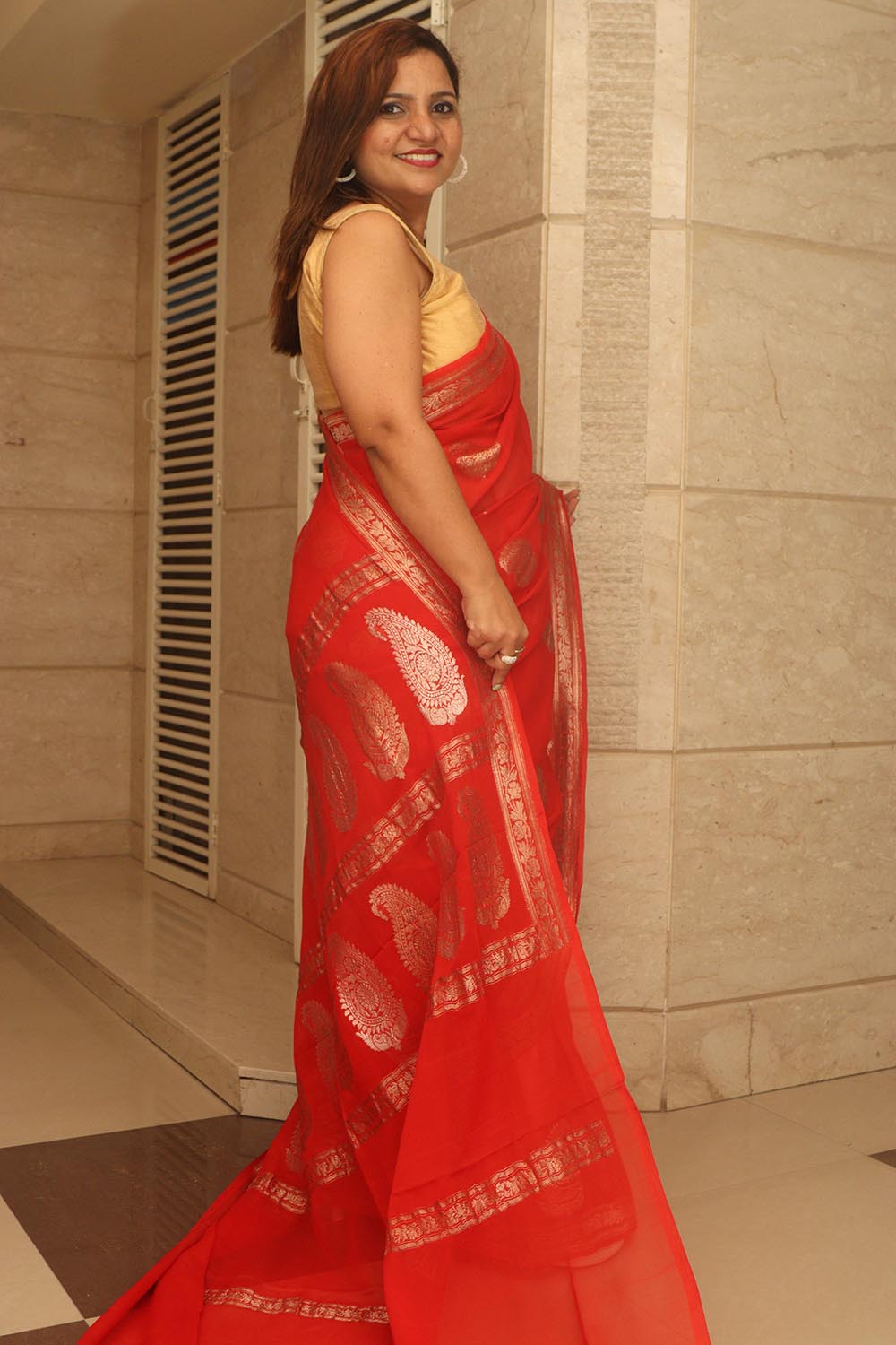 Elegant Red Banarasi Handloom Pure Georgette Kadwa Sona Roopa Skirt Border Saree - Luxurion World