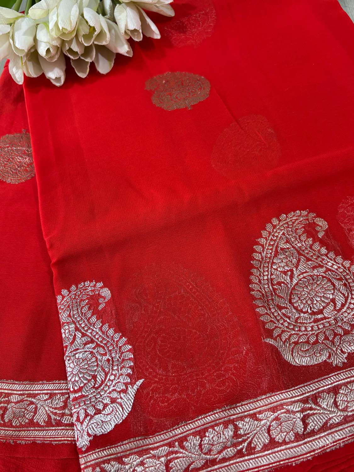 Elegant Red Banarasi Handloom Pure Georgette Kadwa Sona Roopa Skirt Border Saree - Luxurion World