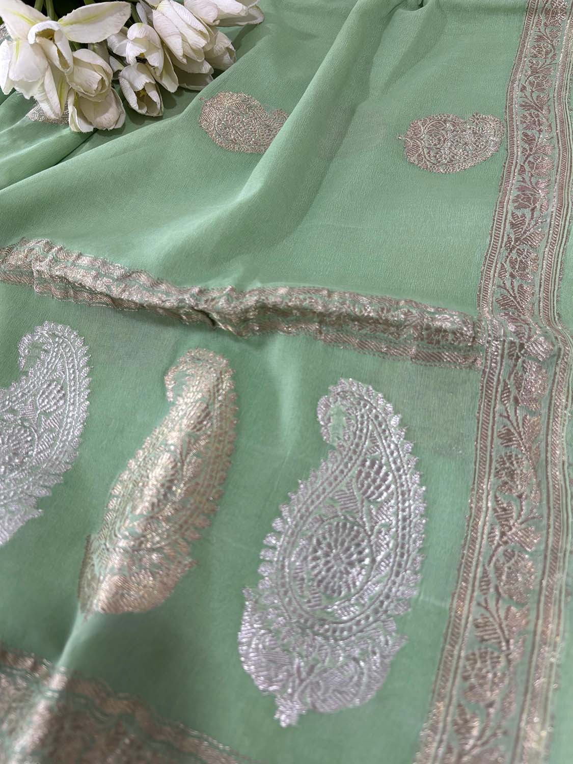 Elegant Pista Green Banarasi Handloom Pure Georgette Kadwa Sona Roopa Skirt Border Saree - Luxurion World