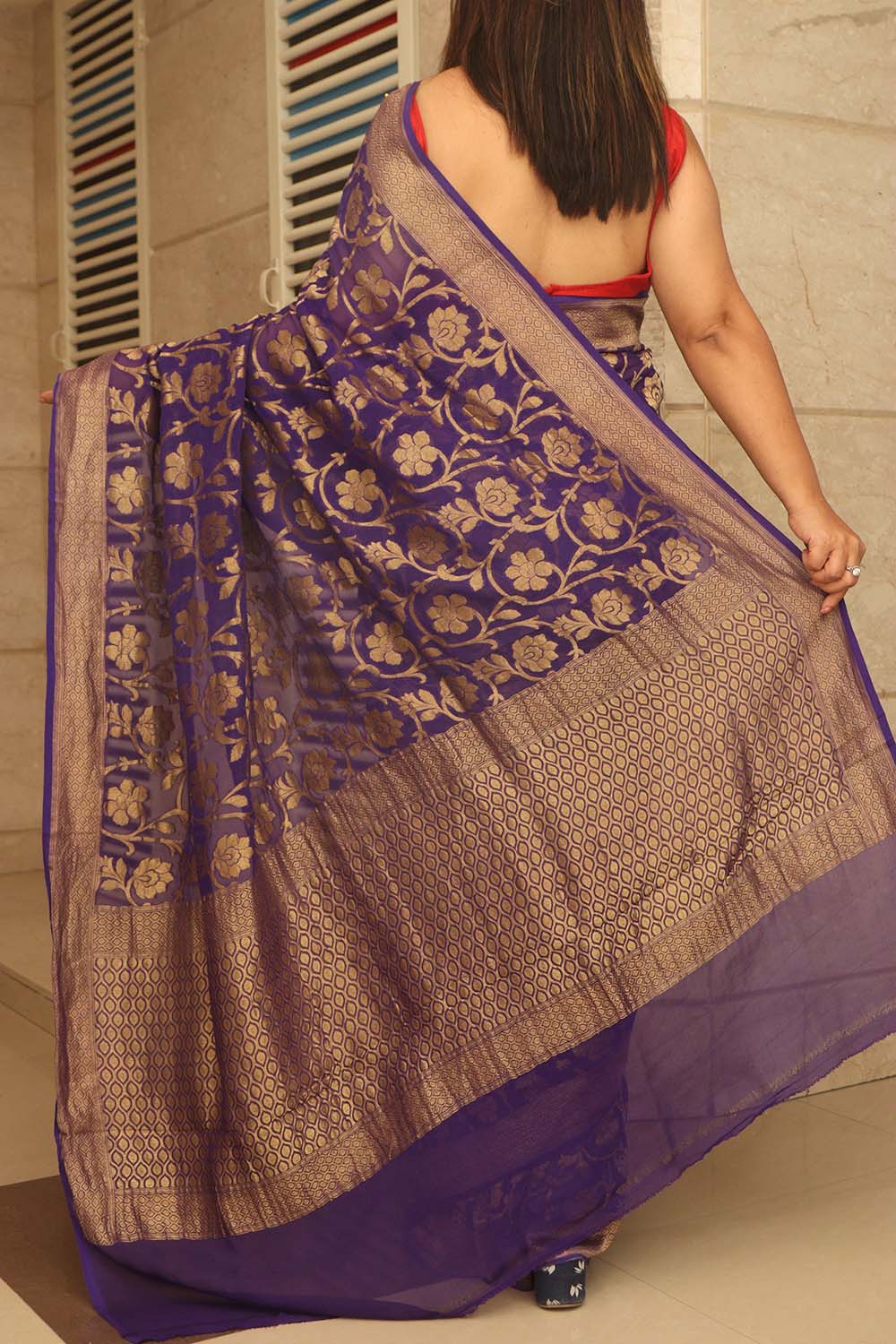 Exquisite Purple Banarasi Handloom Pure Georgette Flower Design Jaal Work Saree - Luxurion World