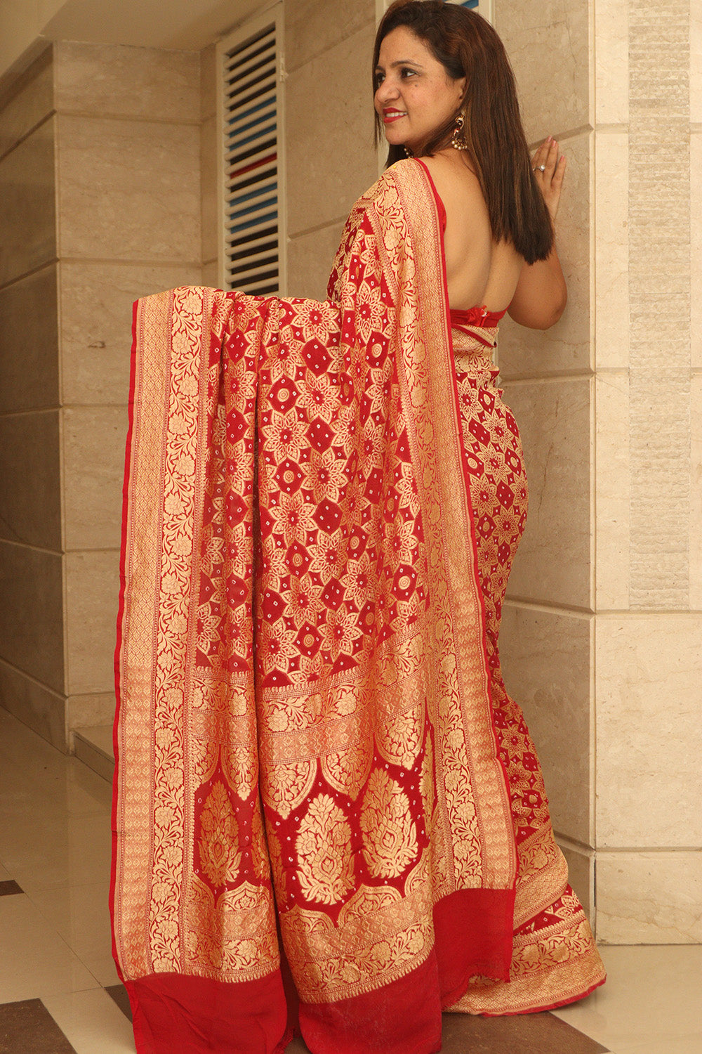 Red Banarasi Bandhani Pure Georgette Flower Design Bandhej Saree - Luxurion World