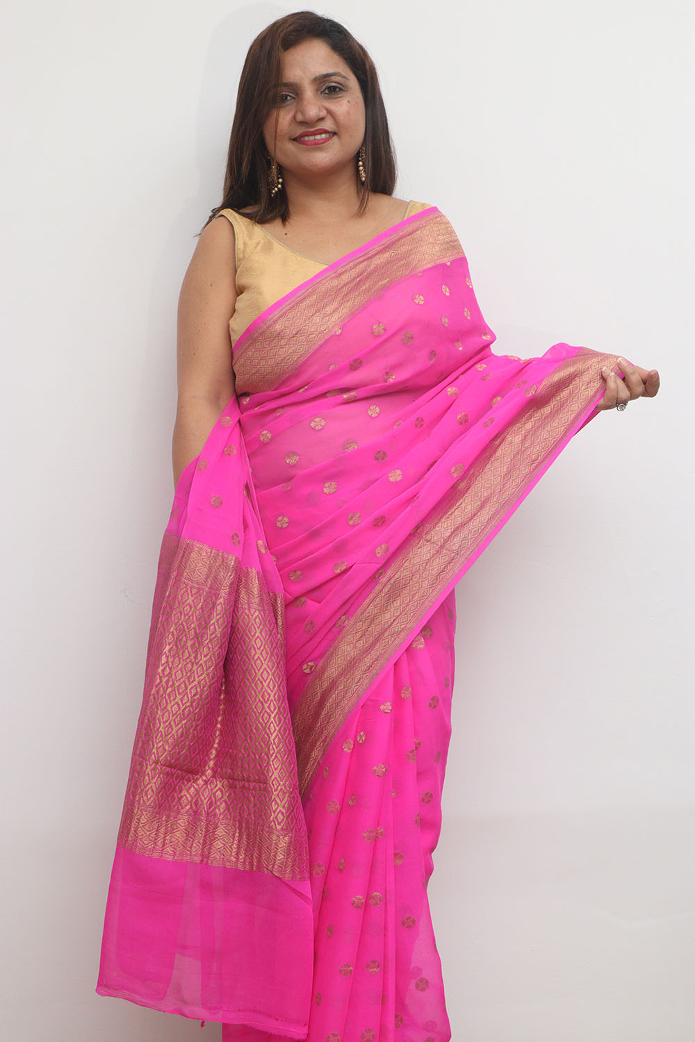 Beautiful Pink Banarasi Handloom Pure Georgette Flower Design Saree - Luxurion World