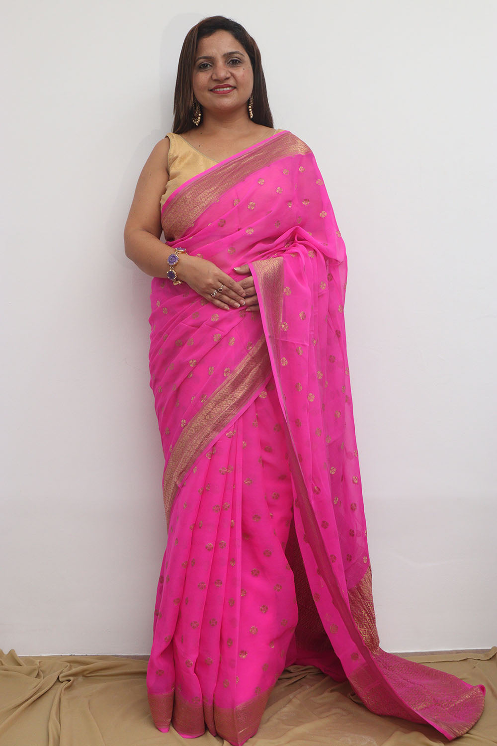 Beautiful Pink Banarasi Handloom Pure Georgette Flower Design Saree - Luxurion World