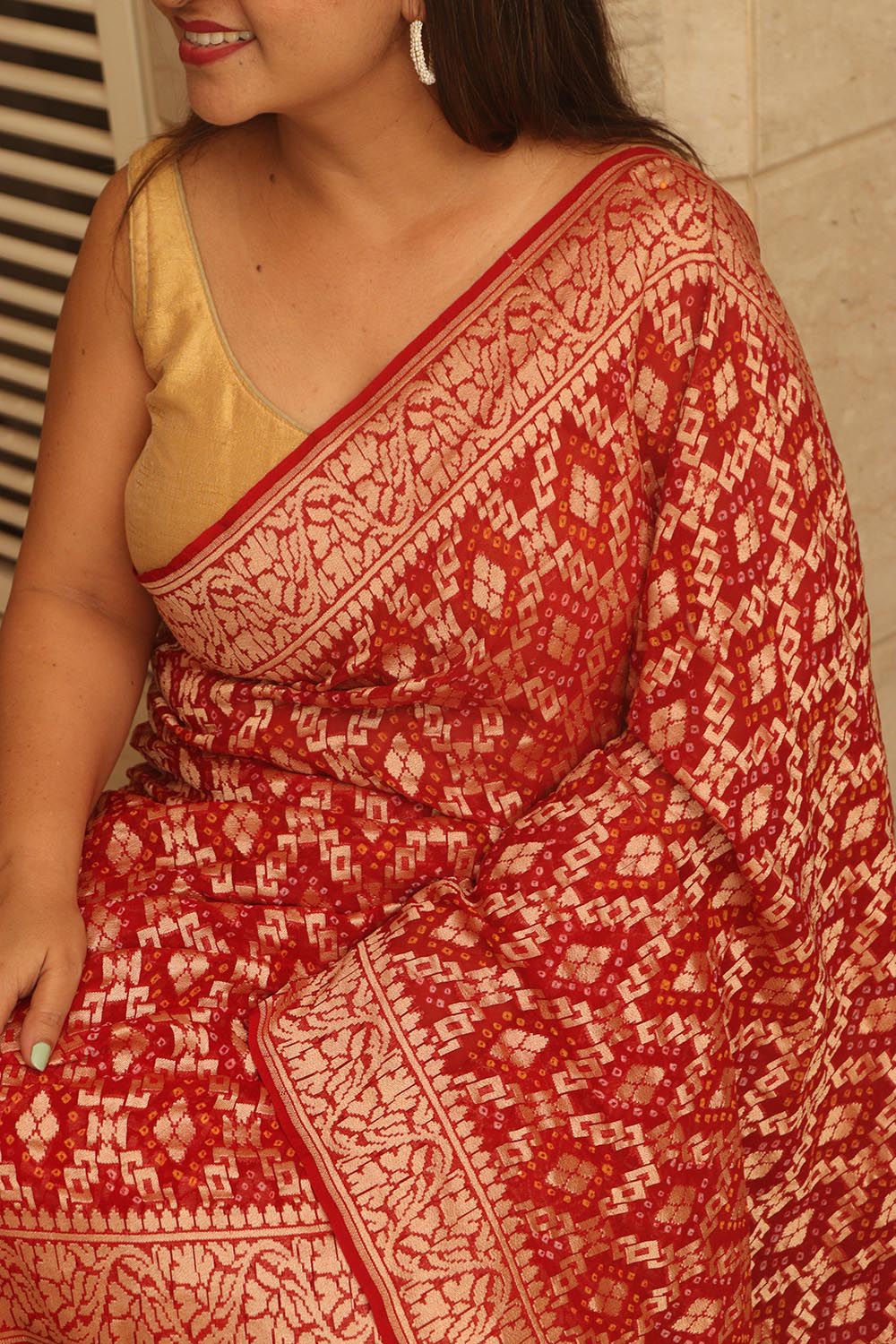 Red Banarasi Handloom Pure Georgette Geometric Design Saree - Luxurion World