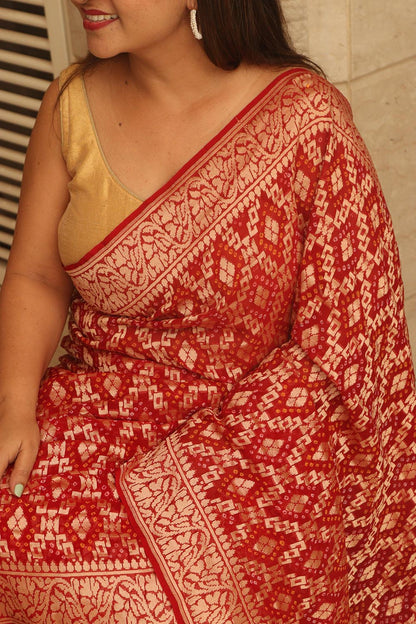 Red Banarasi Handloom Pure Georgette Geometric Design Saree - Luxurion World