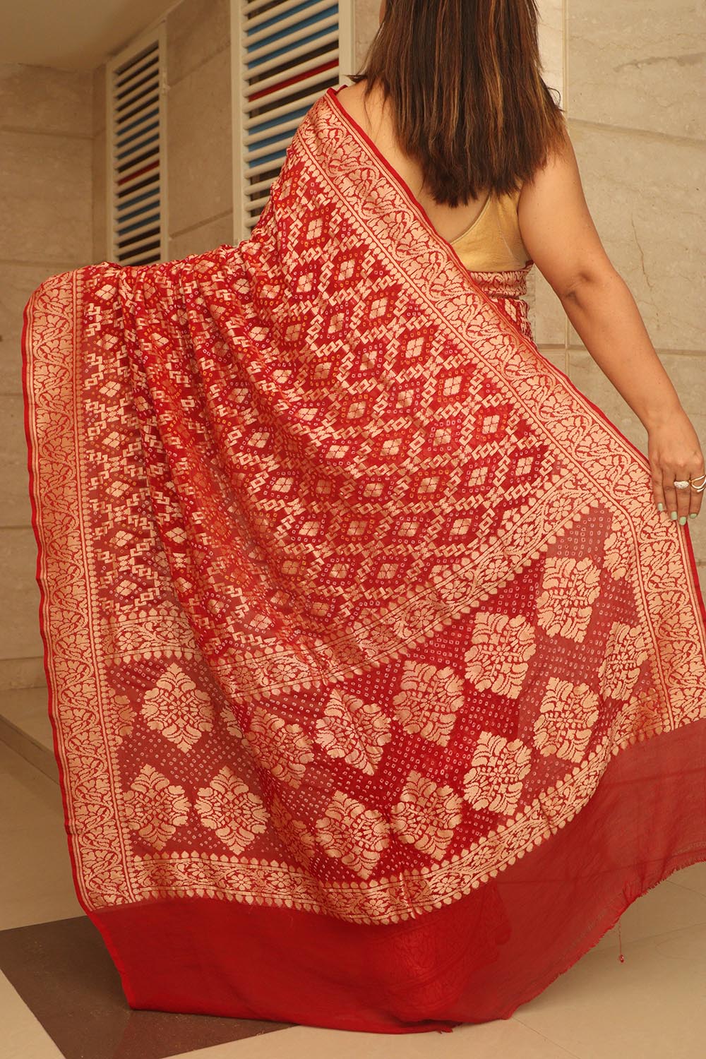 Red Banarasi Handloom Pure Georgette Geometric Design Saree - Luxurion World
