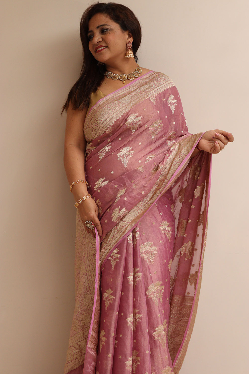 Pink Handloom Banarasi Pure Tissue Georgette Flower Design Saree - Luxurion World