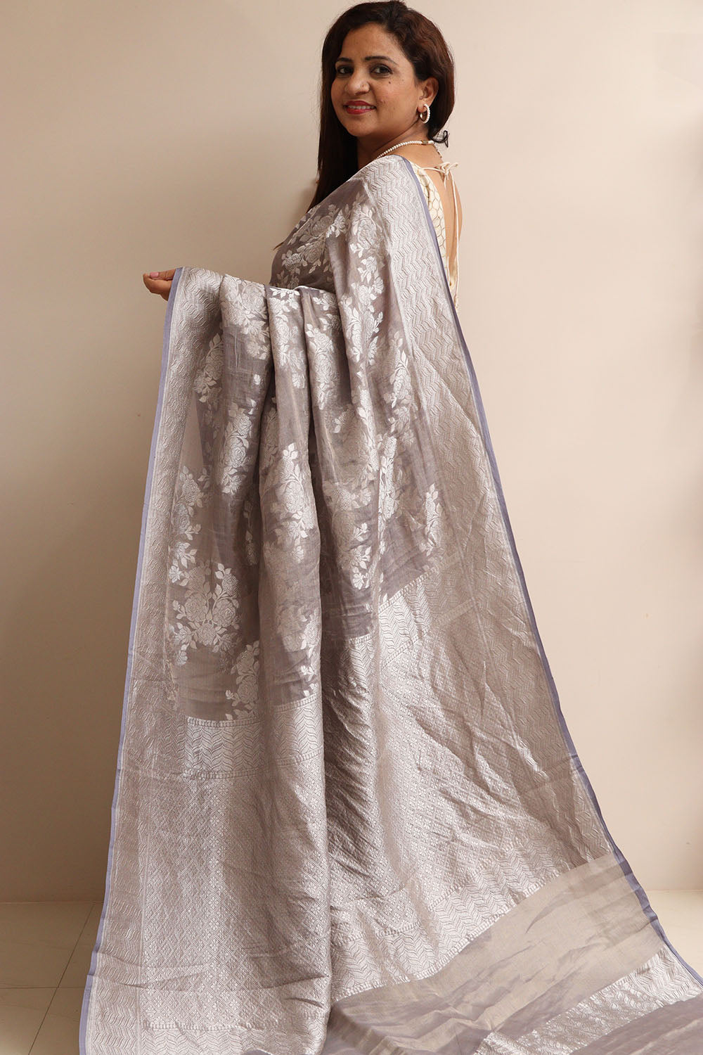 Elegant Grey Handloom Banarasi Pure Tissue Georgette Flower Design Saree - Luxurion World