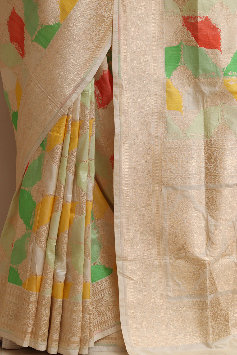 Exquisite Multicolor Banarasi Handloom Pure Katan Silk Rangkat Saree - Luxurion World