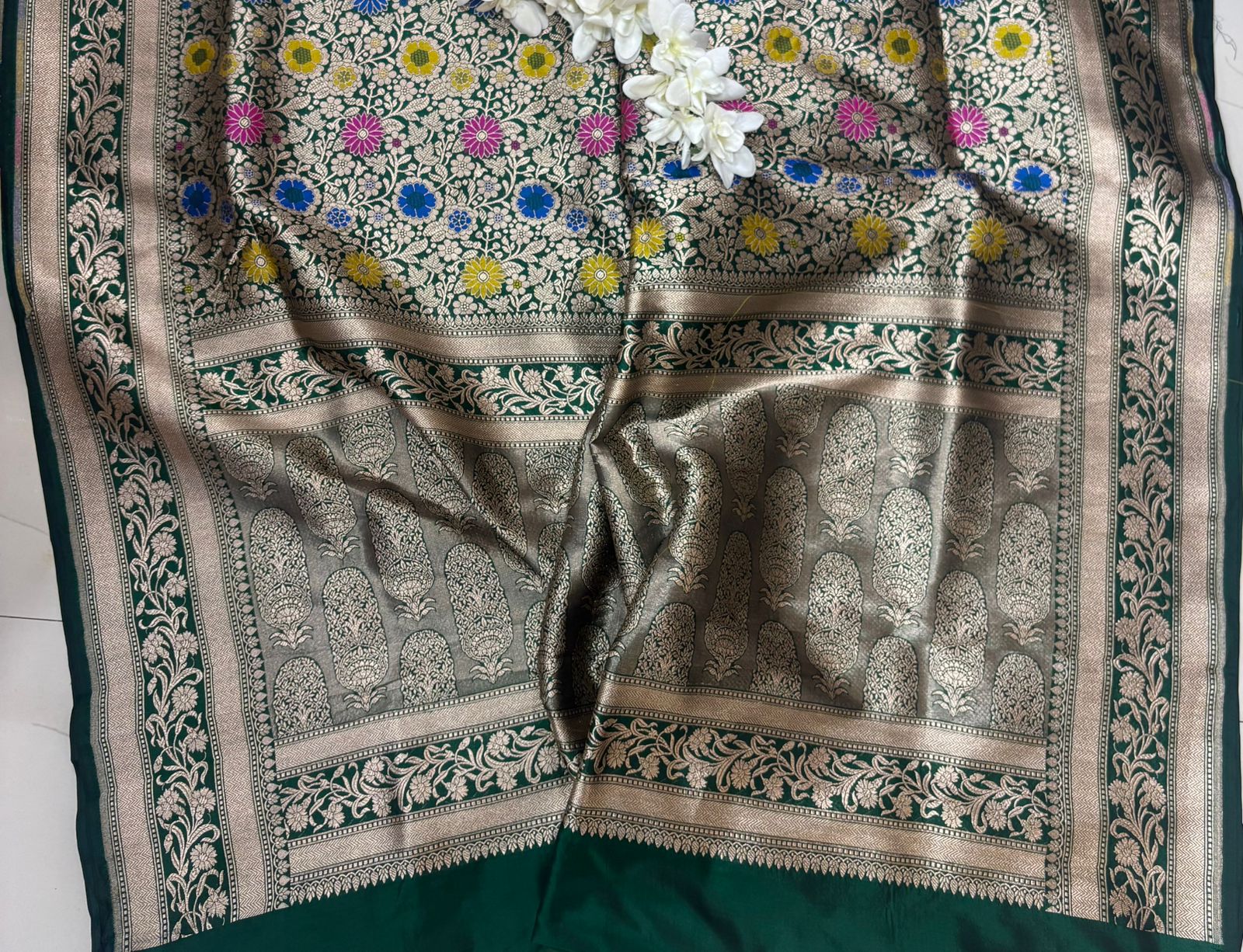PS1B1MI626042402 Green Handloom Banarasi Pure Katan Silk Saree - Luxurion World