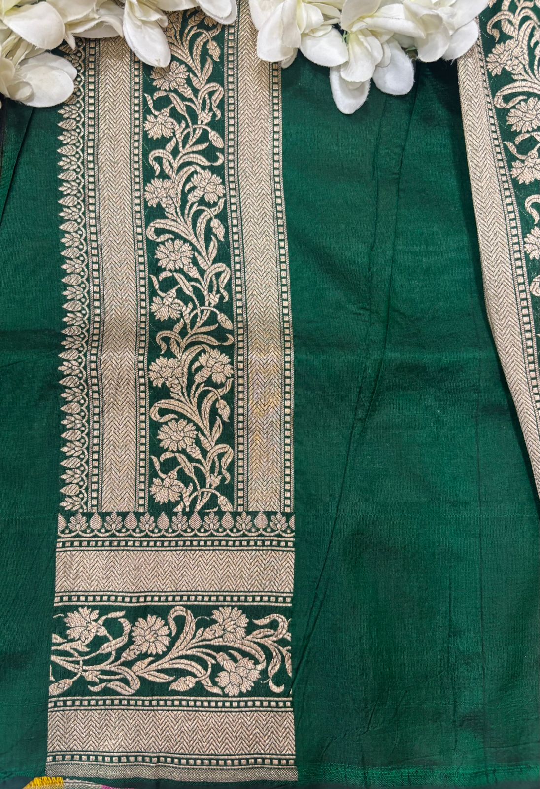 PS1B1MI626042402 Green Handloom Banarasi Pure Katan Silk Saree - Luxurion World