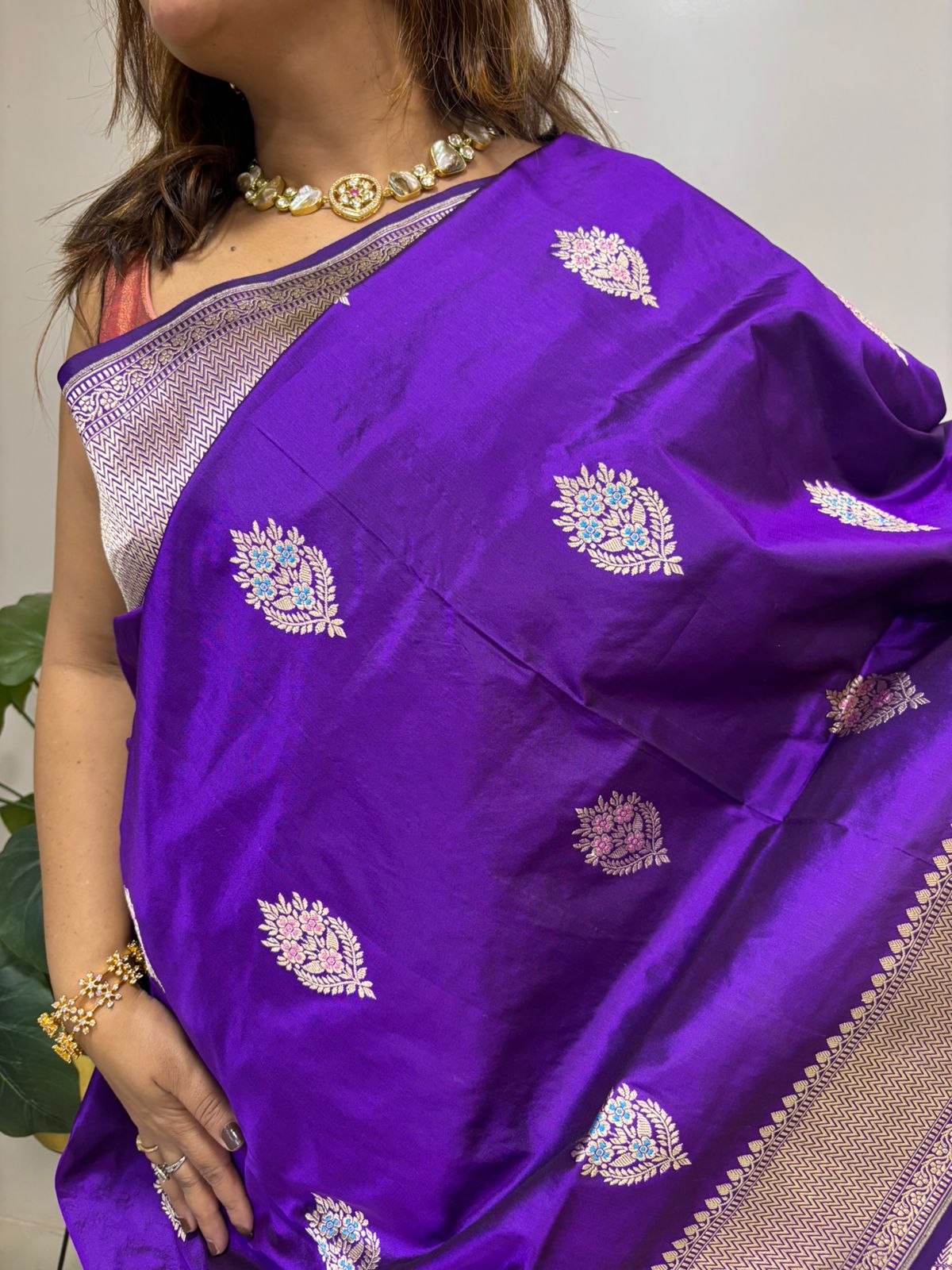 Purple Handloom Banarasi Pure Katan Silk Flower Design Meenakari Kadwa Saree - Luxurion World