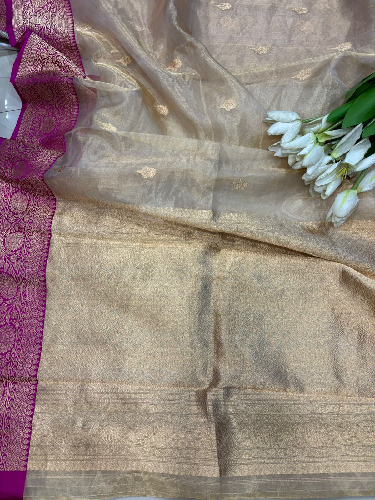 Golden Handloom Banarasi Pure Tissue Silk Booti Design Saree - Luxurion World