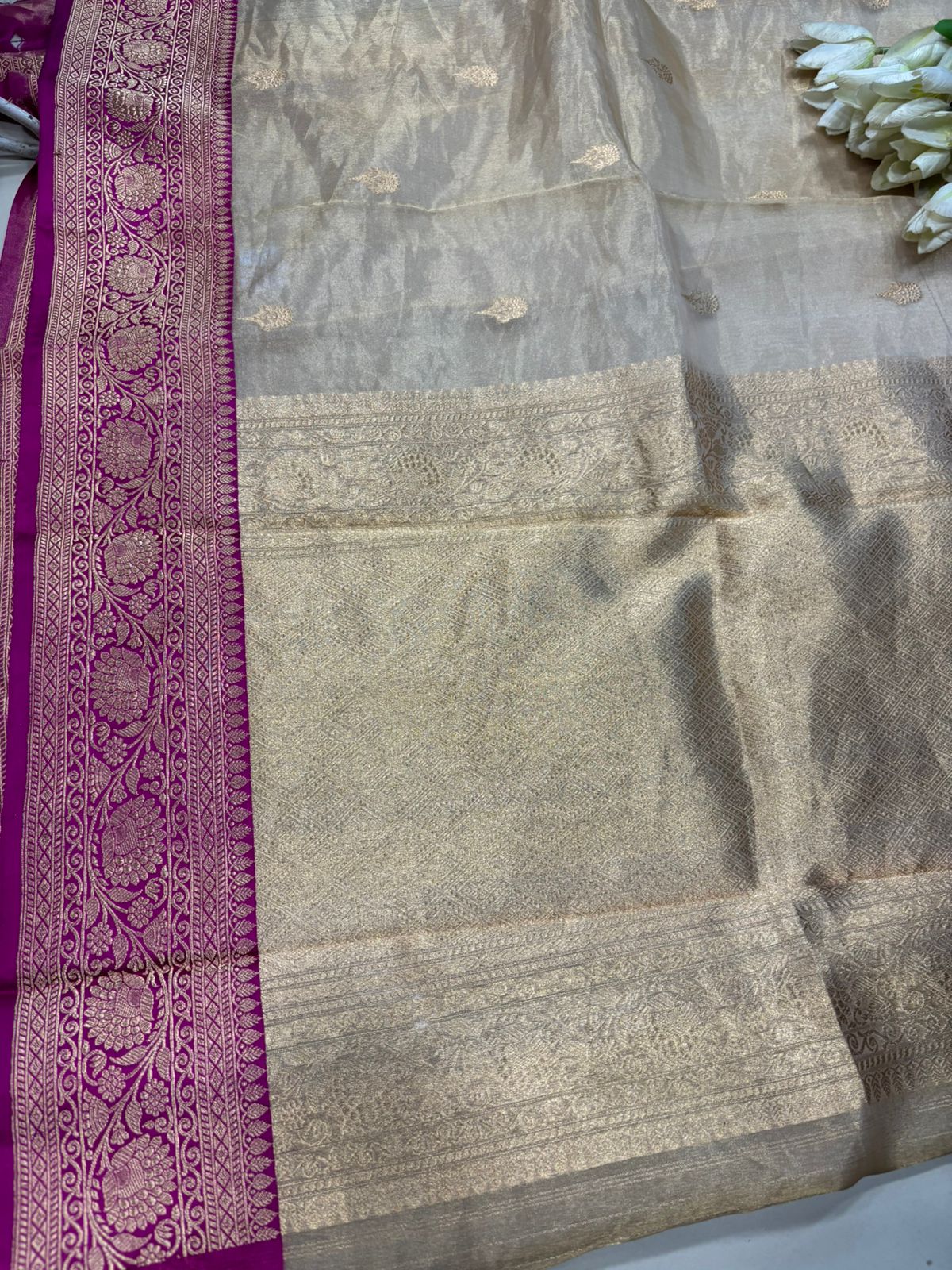 Golden Handloom Banarasi Pure Tissue Silk Booti Design Saree - Luxurion World