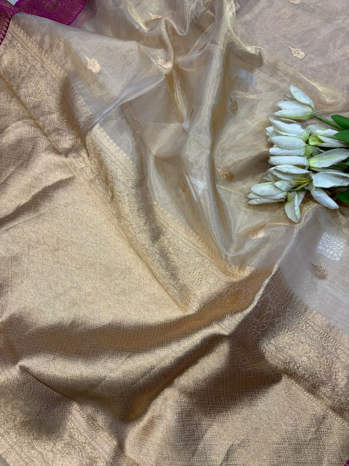 Golden Handloom Banarasi Pure Tissue Silk Booti Design Saree - Luxurion World
