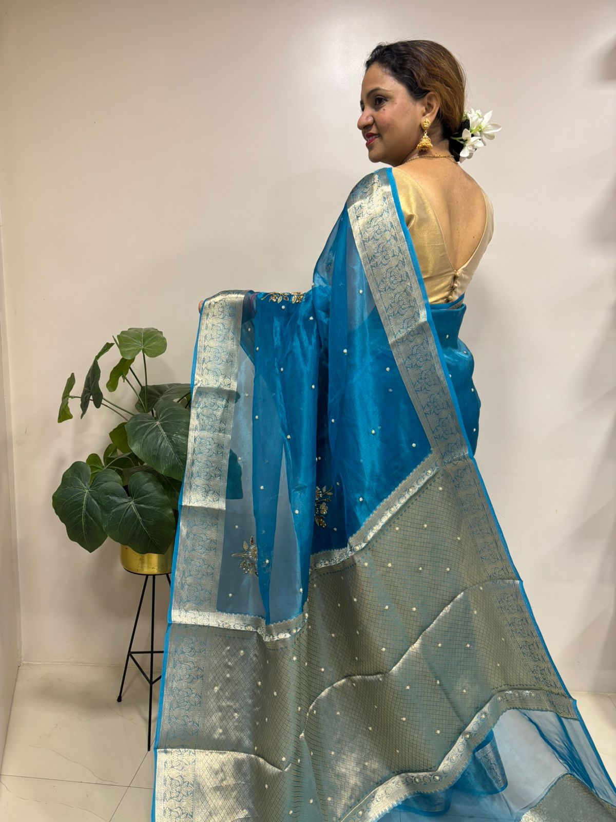 Blue Handloom Banarasi Pure Tissue Silk Embroidered Saree - Luxurion World