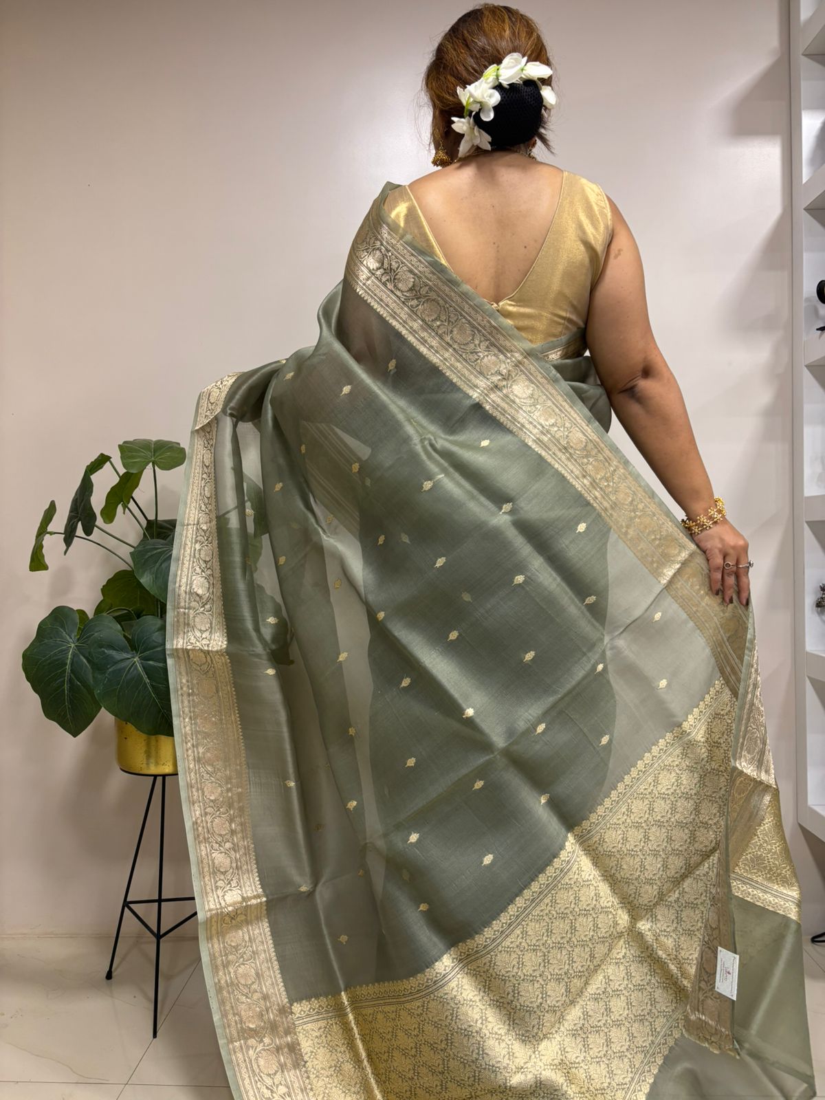 Grey Handloom Banarasi Organza Silk Small Booti Design Saree - Luxurion World
