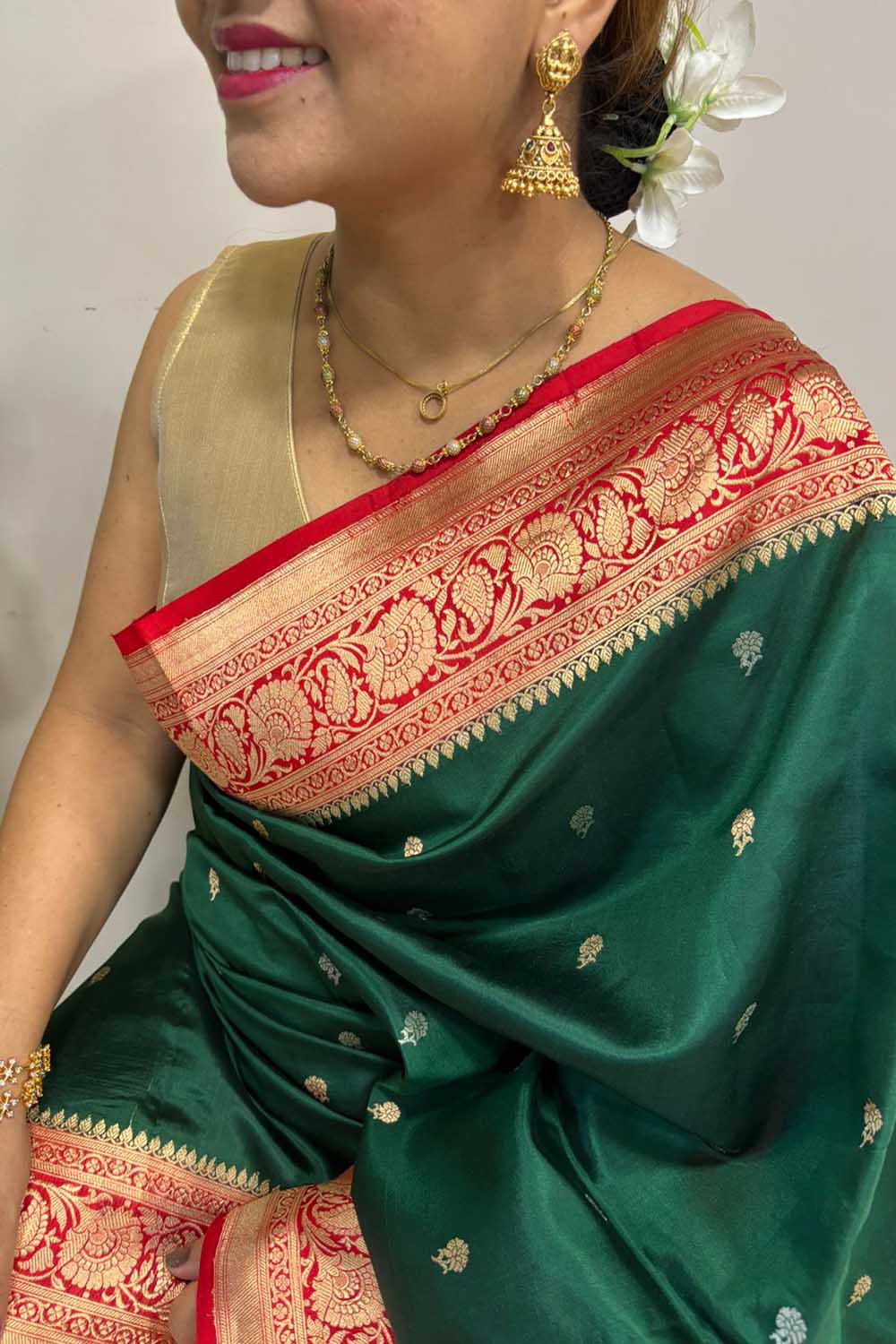 Green Handloom Banarasi Raw Mango Pure Silk Saree - Luxurion World