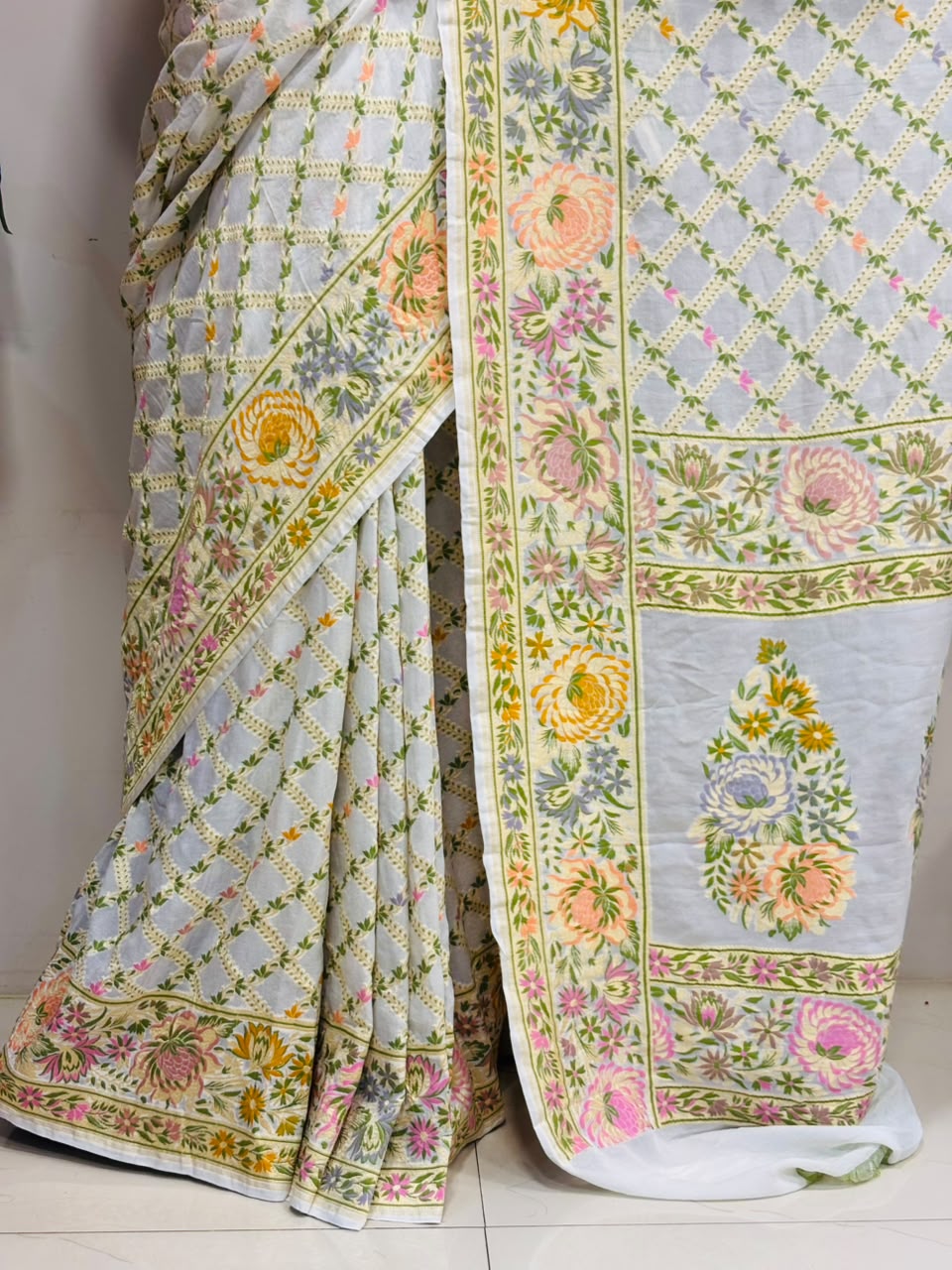 Dyeable Banarasi Pure Georgette Saree — Meenakari Flower Design, Festive