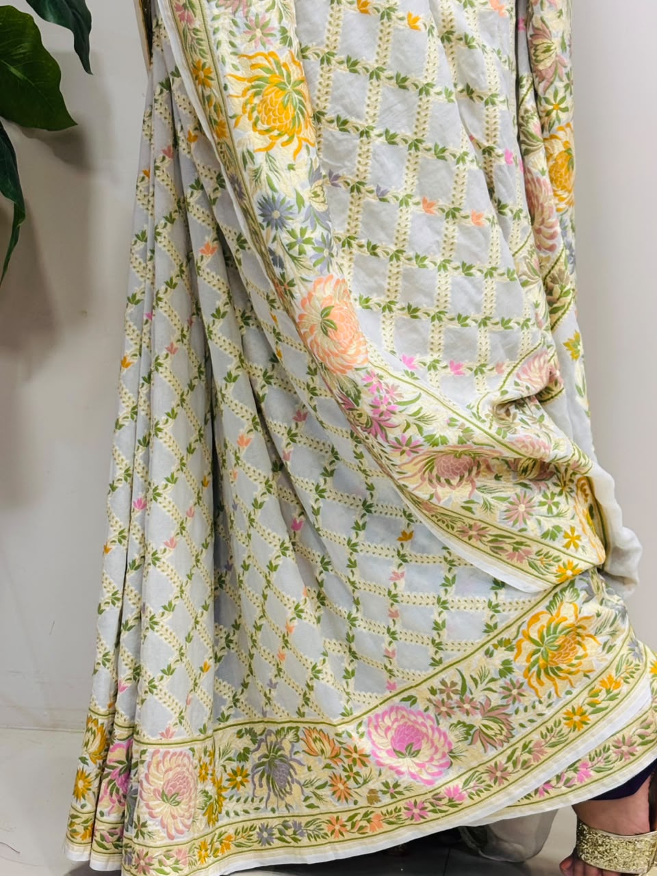 Dyeable Banarasi Pure Georgette Saree — Meenakari Flower Design, Festive