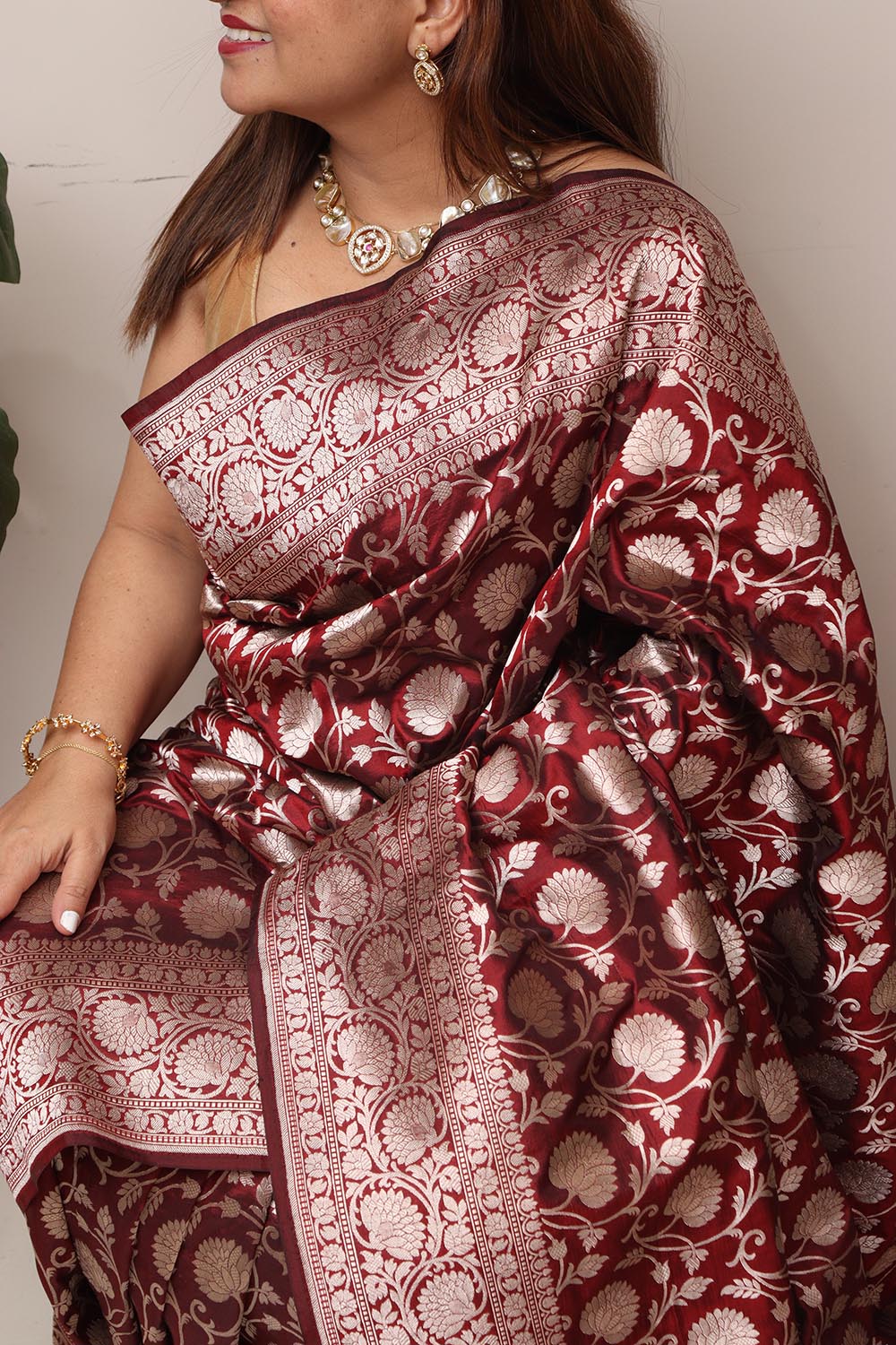 Elegant Maroon Handloom Banarasi Pure Katan Silk Jaal Work Flower Design Saree - Luxurion World