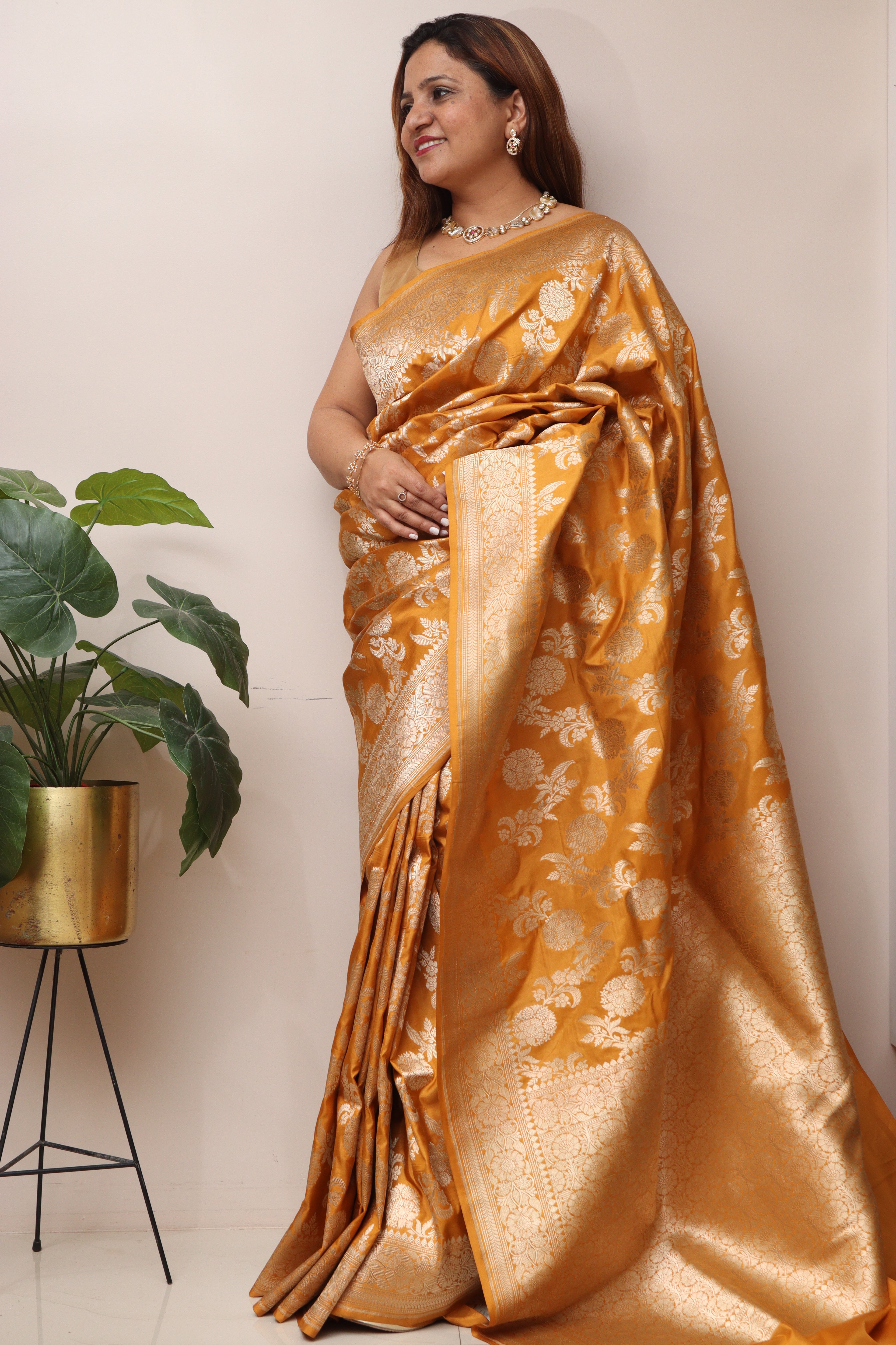 Yellow Handloom Banarasi Pure Katan Silk Flower Design Saree - Luxurion World
