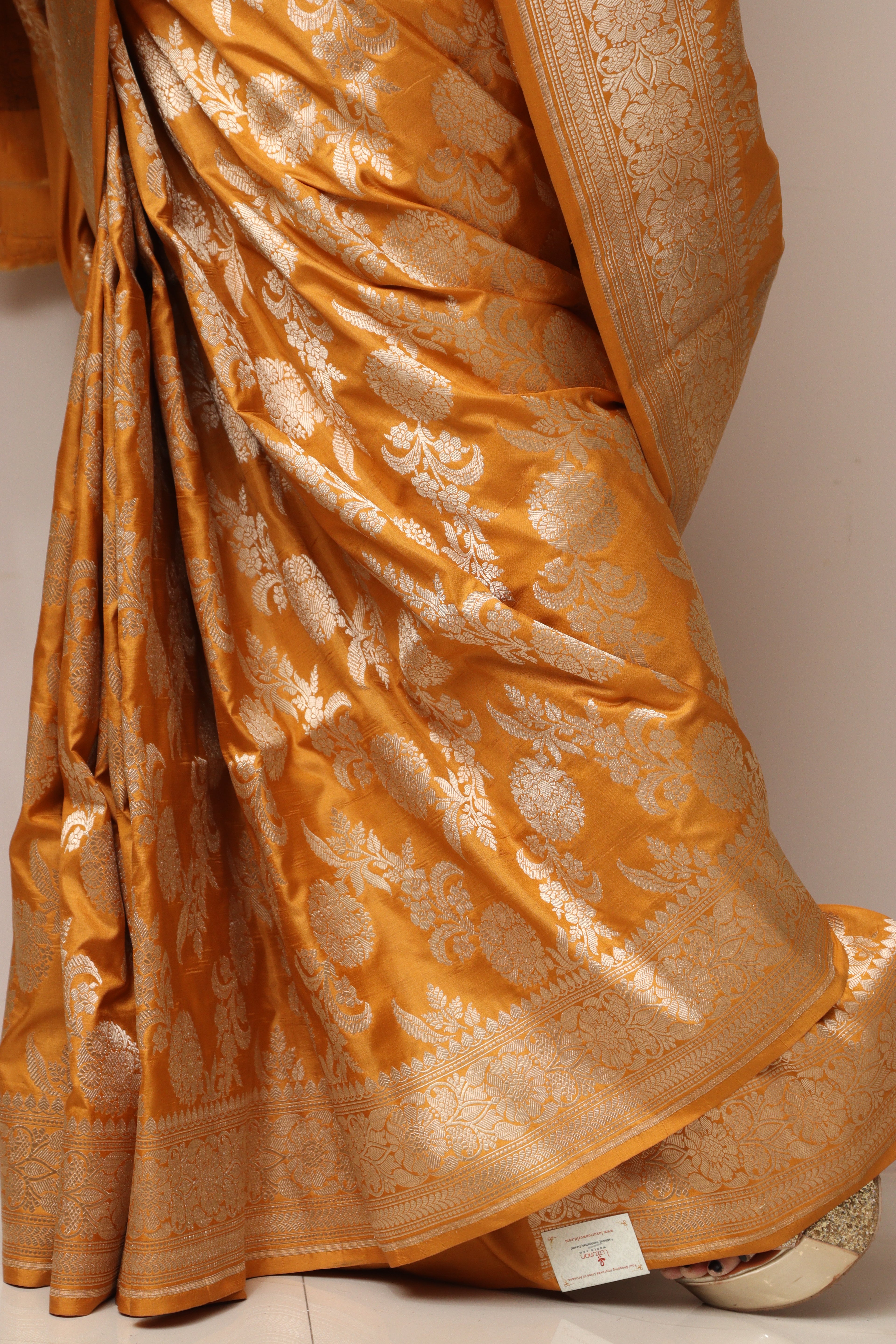 Yellow Handloom Banarasi Pure Katan Silk Flower Design Saree - Luxurion World