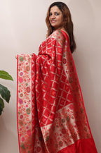 Exquisite Red Handloom Banarasi Pure Katan Silk Flower Design Meenakari Saree - Luxurion World